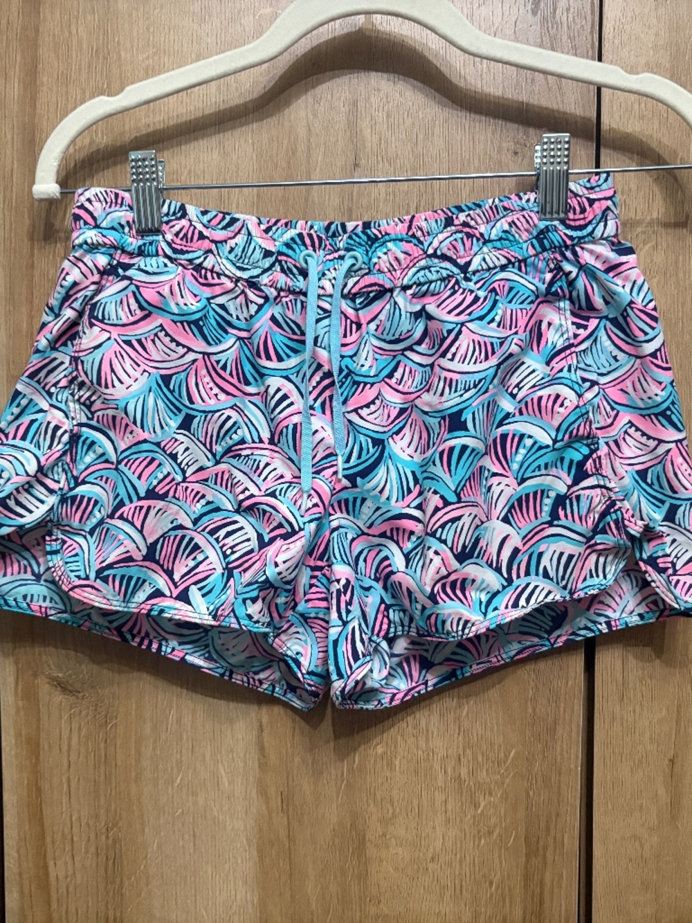 Lilly Pulitzer Run Around Nylon Beach Shorts Size XS Luxletic Pockets Pink Blue - Picture 2 of 6